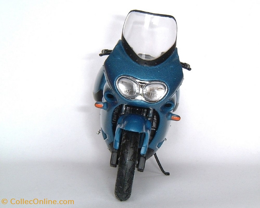 2002 - Trophy 1200 3 modele reduit moto triumph 2002 trophy 1200