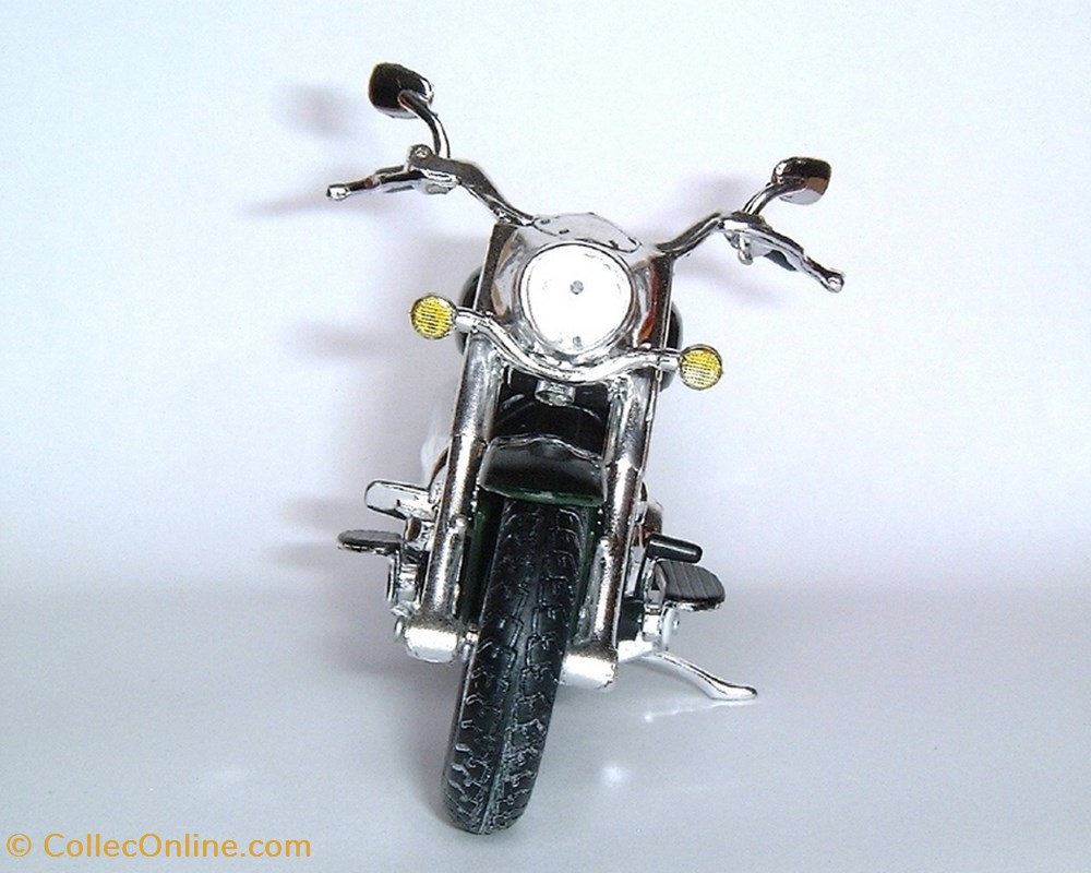 modele reduit moto kawasaki 2004 vn 2000