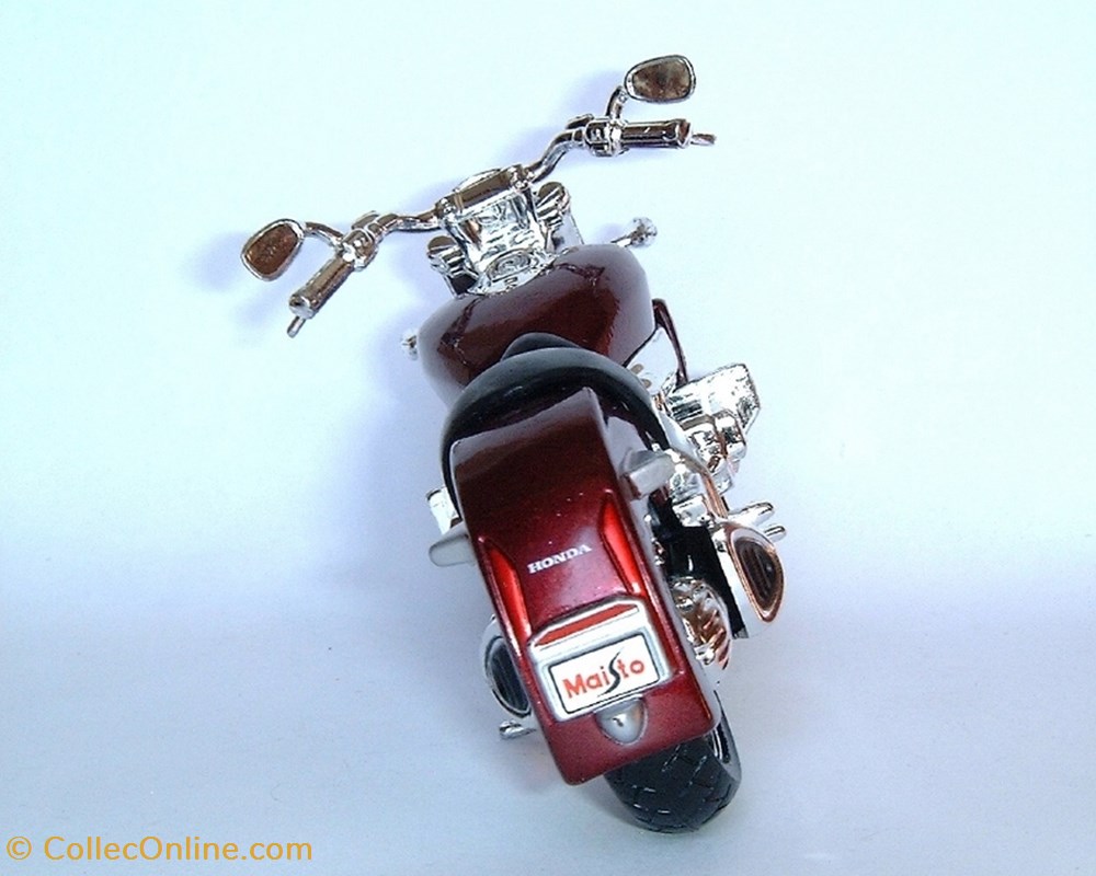 2007 - NRX 1800 Rune 4 modele reduit moto hondum 2007 nrx 1800 rune