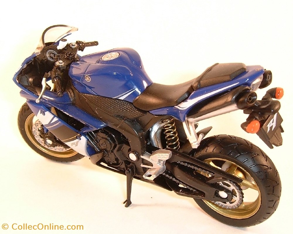 modeles reduits motos yamaha 2008 yzf 1000 r1