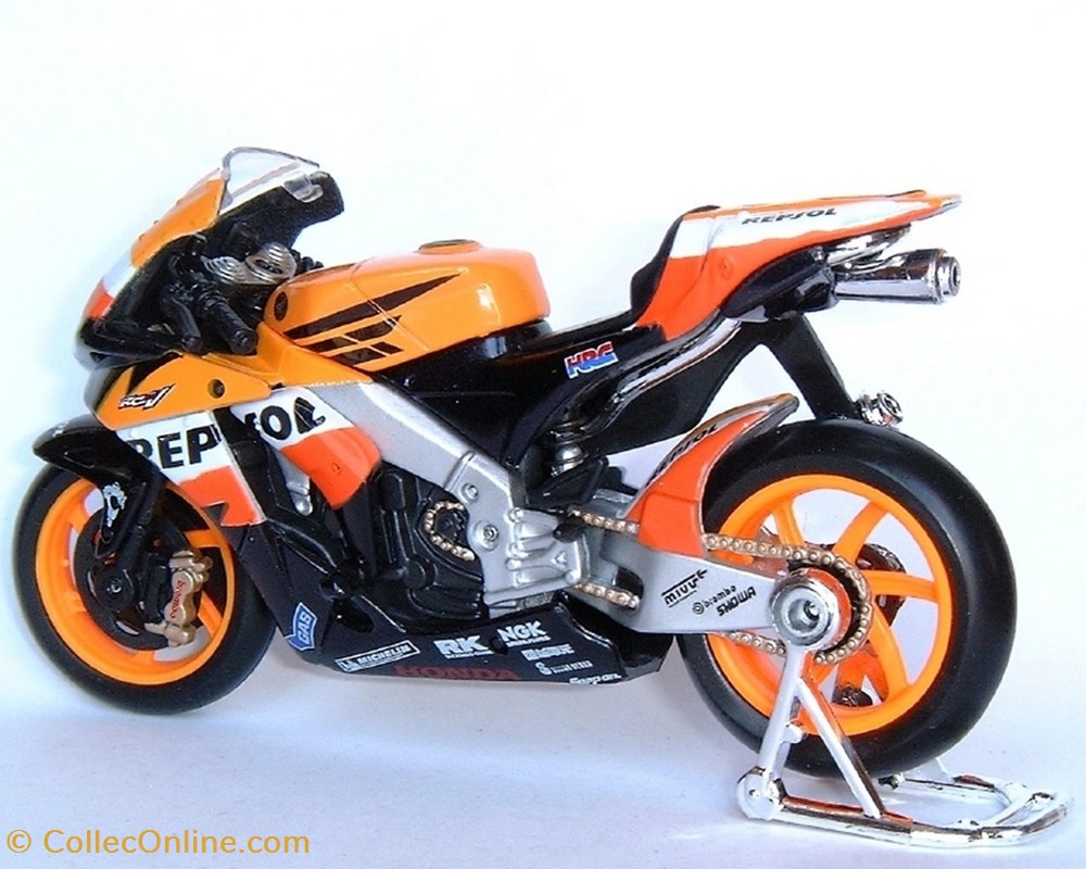 2008 - RC 212 V - Nicky Hayden 2 modeles reduits motos honda 2008 rc 212 v nicky hayden