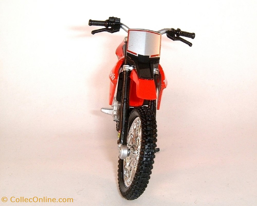 2010 - MXV 450 3 modele reduit moto aprilium 2010 mxv 450
