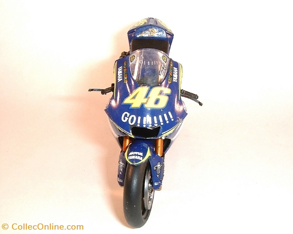 modeles reduits motos yamaha 2005 yzr m1 valentino rossi