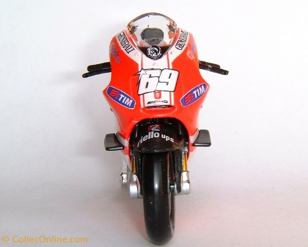 2011 - GP.11 - Nicky Hayden 3 modeles reduits motos ducati 2011 gp 11 nicky hayden