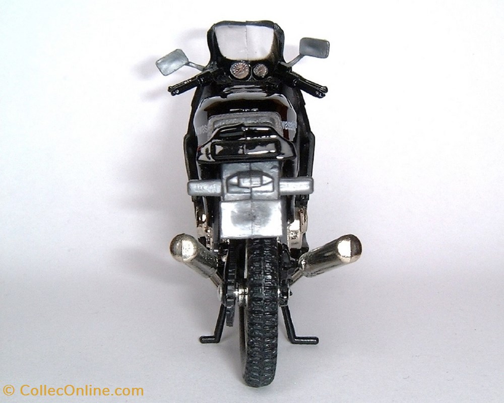 modele reduit moto kawasaki 1985 ninja 900