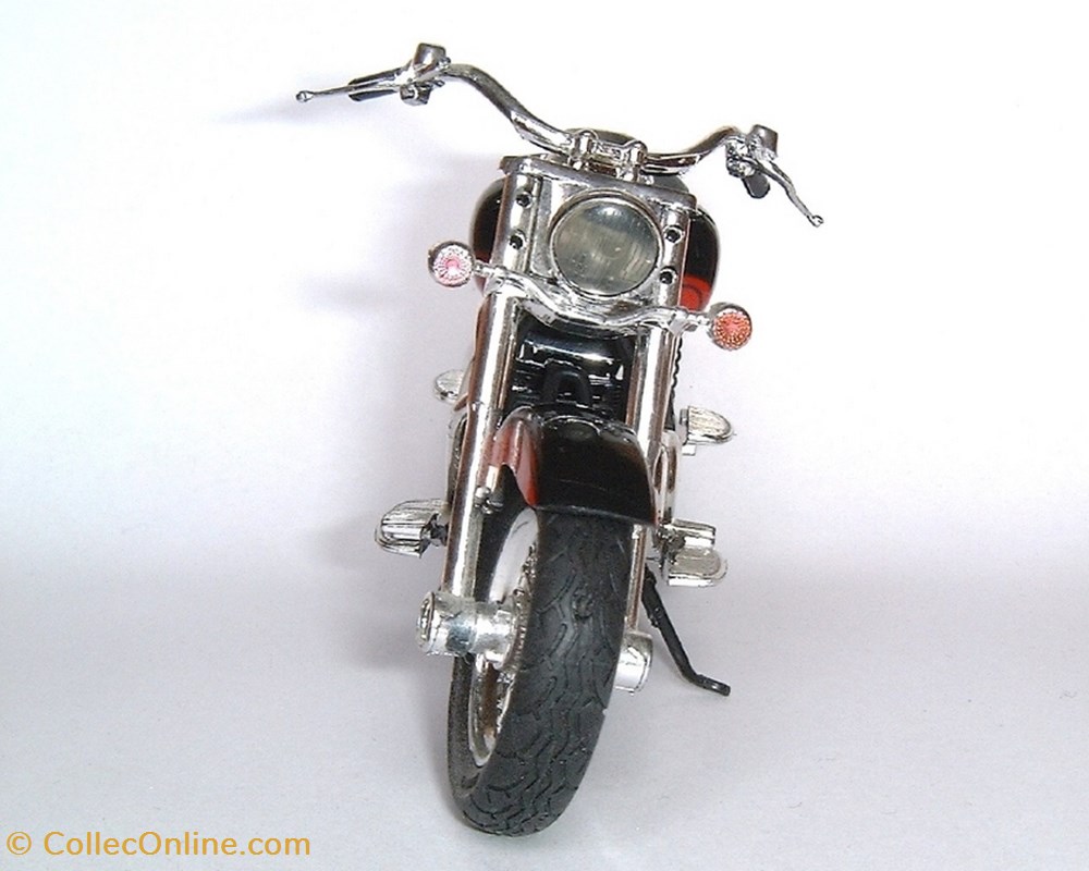 modele reduit moto kawasaki 2002 vn 1500
