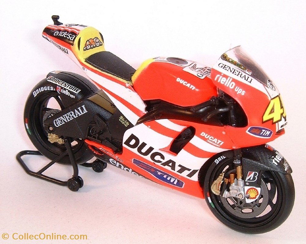 modeles reduits motos ducati 2011 gp 11 valentino rossi