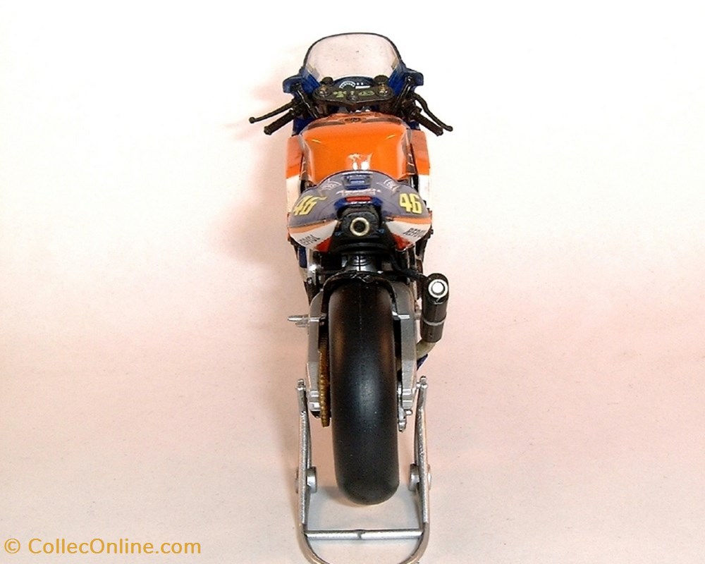 modeles reduits motos honda 2002 rc 211 v valentino rossi