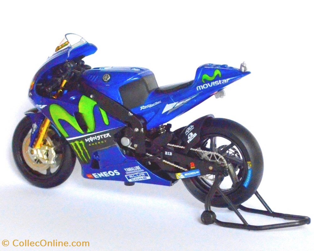2017 - YZR-M1 - Valentino Rossi 2 modeles reduits motos yamaha 2017 yzr m1 valentino rossi