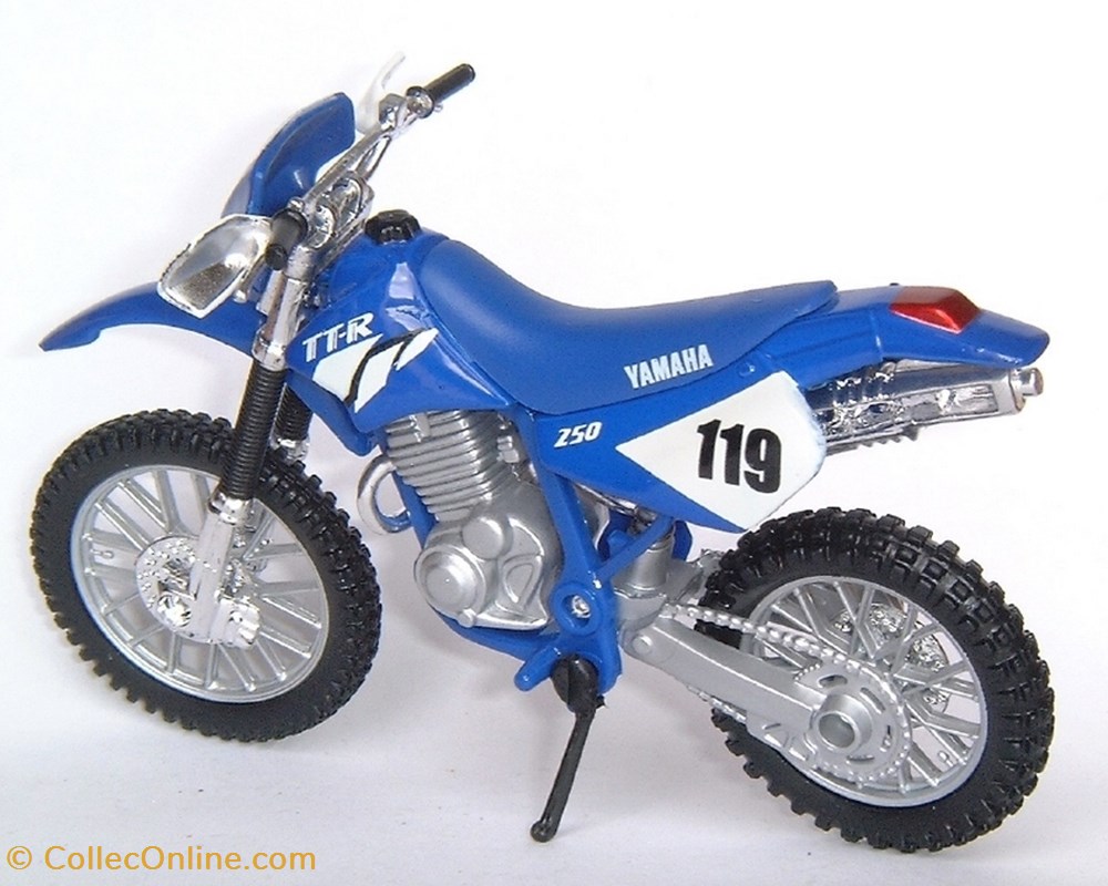 2002 - TT-R 250 2 modele reduit moto yamaha 2002 tt r 250