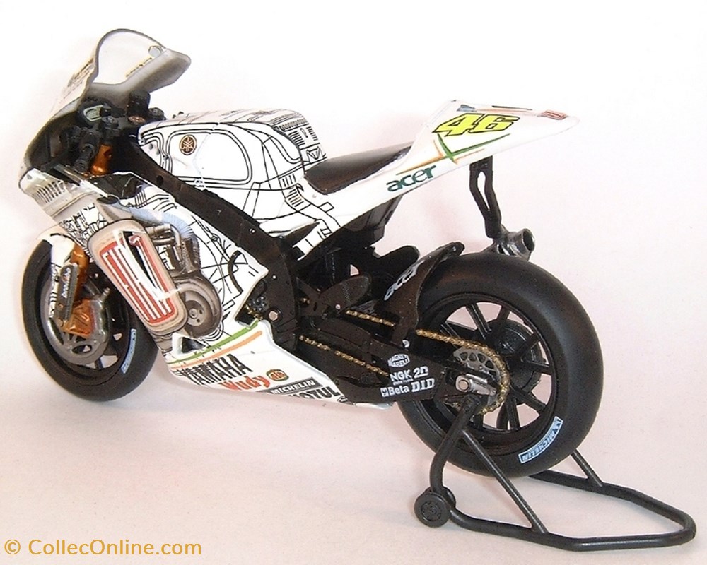 modeles reduits motos yamaha 2007 yzr m1 valentino rossi