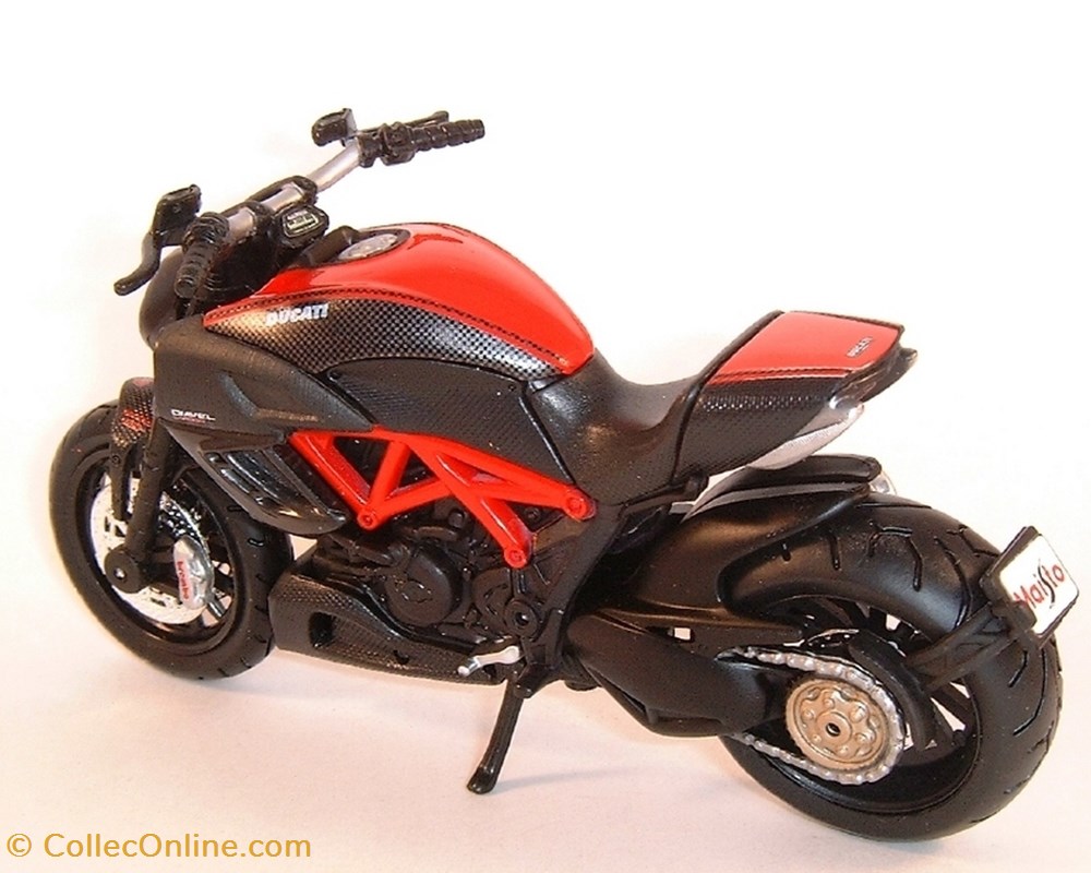 modeles reduits motos ducati 2011 diavel 1198 carbon