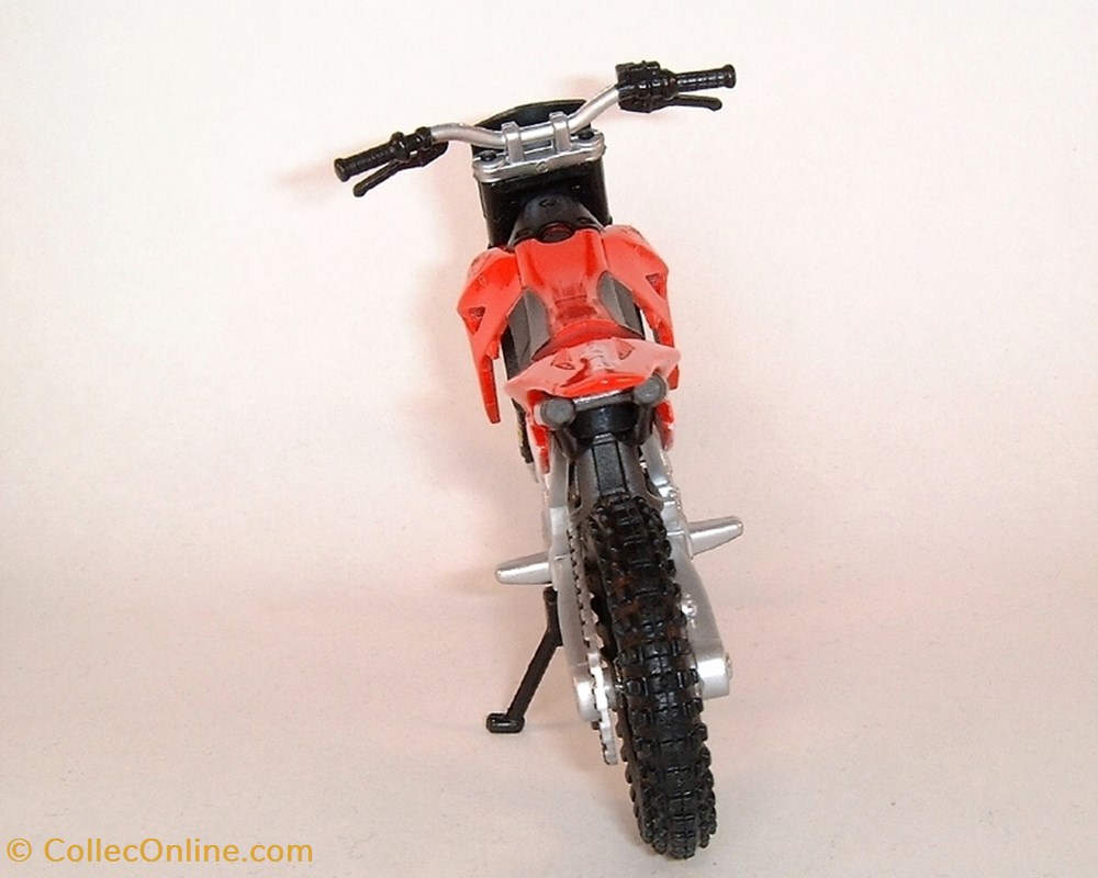2010 - MXV 450 4 modele reduit moto aprilium 2010 mxv 450