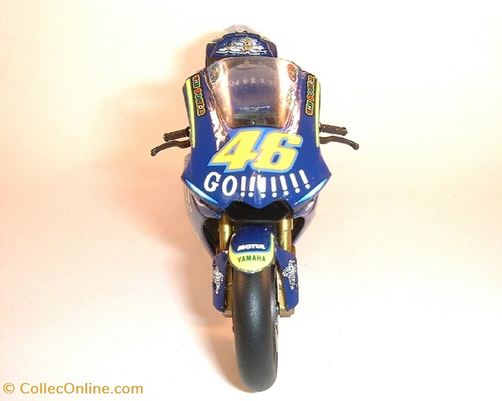 modeles reduits motos yamaha 2004 yzr m1 valentino rossi