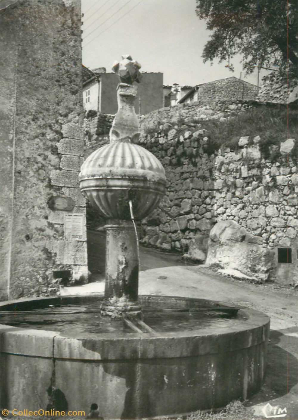 cartes postales europe france m12 la fontaine