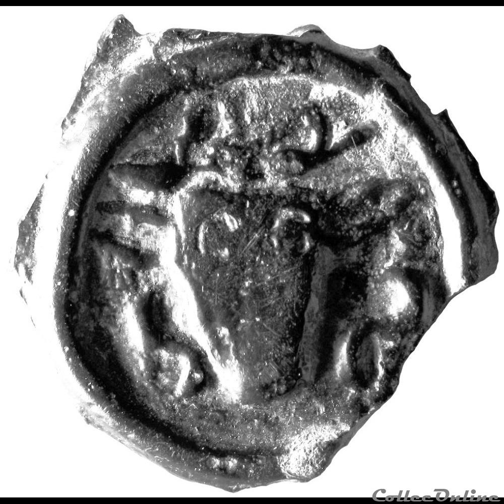 Série 36 DT 221 var potin au bucrane / ours à gauche monnaie antique gauloise serie 36 dt 221 var potin au bucrane ours a gauche