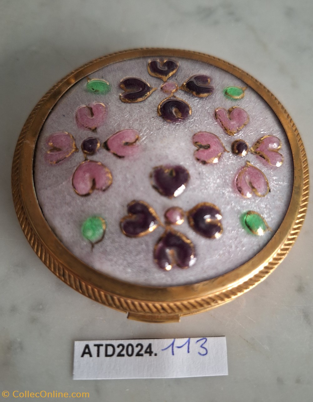 ATD 2024.113 Poudrier rond aux fleurettes plastifiées roses et violettes parfums beaute poudriers atd 2024 113 poudrier rond aux fleurettes plastifiees roses et violettes