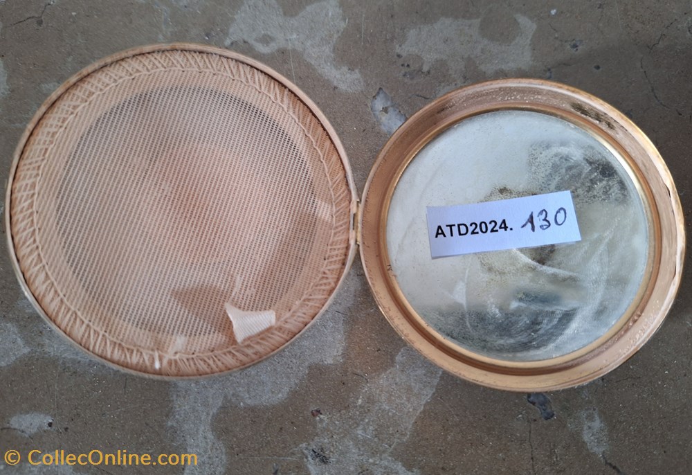 ATD2024.130 Poudrier rond doré à cabochon bleu 2 parfums beaute poudriers atd2024 130 poudrier rond dore a cabochon bleu