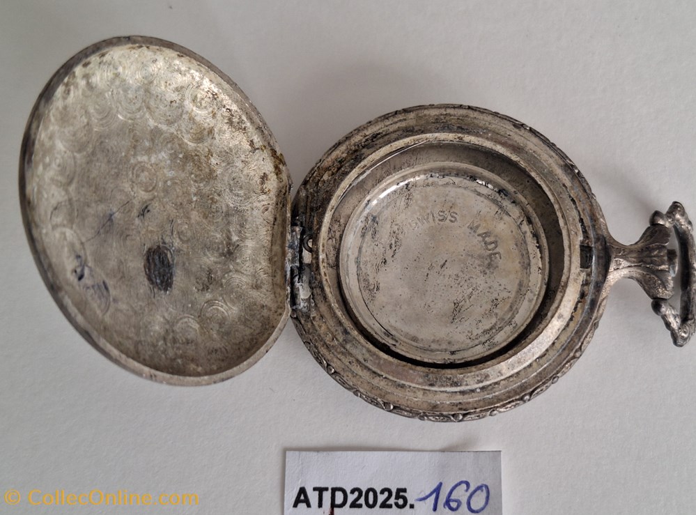 ATD2025.160 Poudrier au chasseur en forme de montre 2 parfums beaute poudriers atd2025 160 poudrier au chasseur en forme de montre