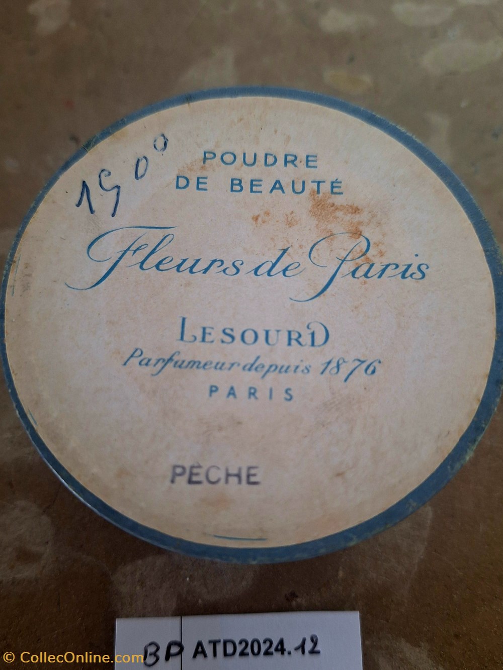 BPATD2024.12 Boite à poudre Fleurs de Paris, Lesourd, Pêche 2 parfums beaute boites bpatd2024 12 boite a poudre fleurs de paris lesourd peche