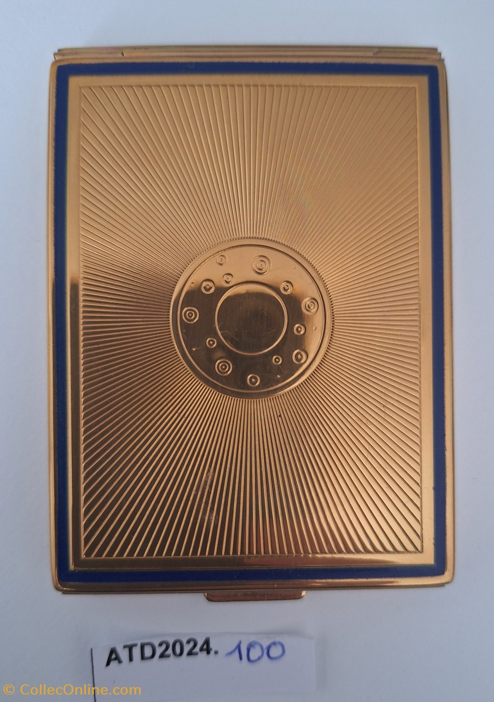 parfums beaute poudriers atd2024 100 poudrier bourjois evening in paris au disque central