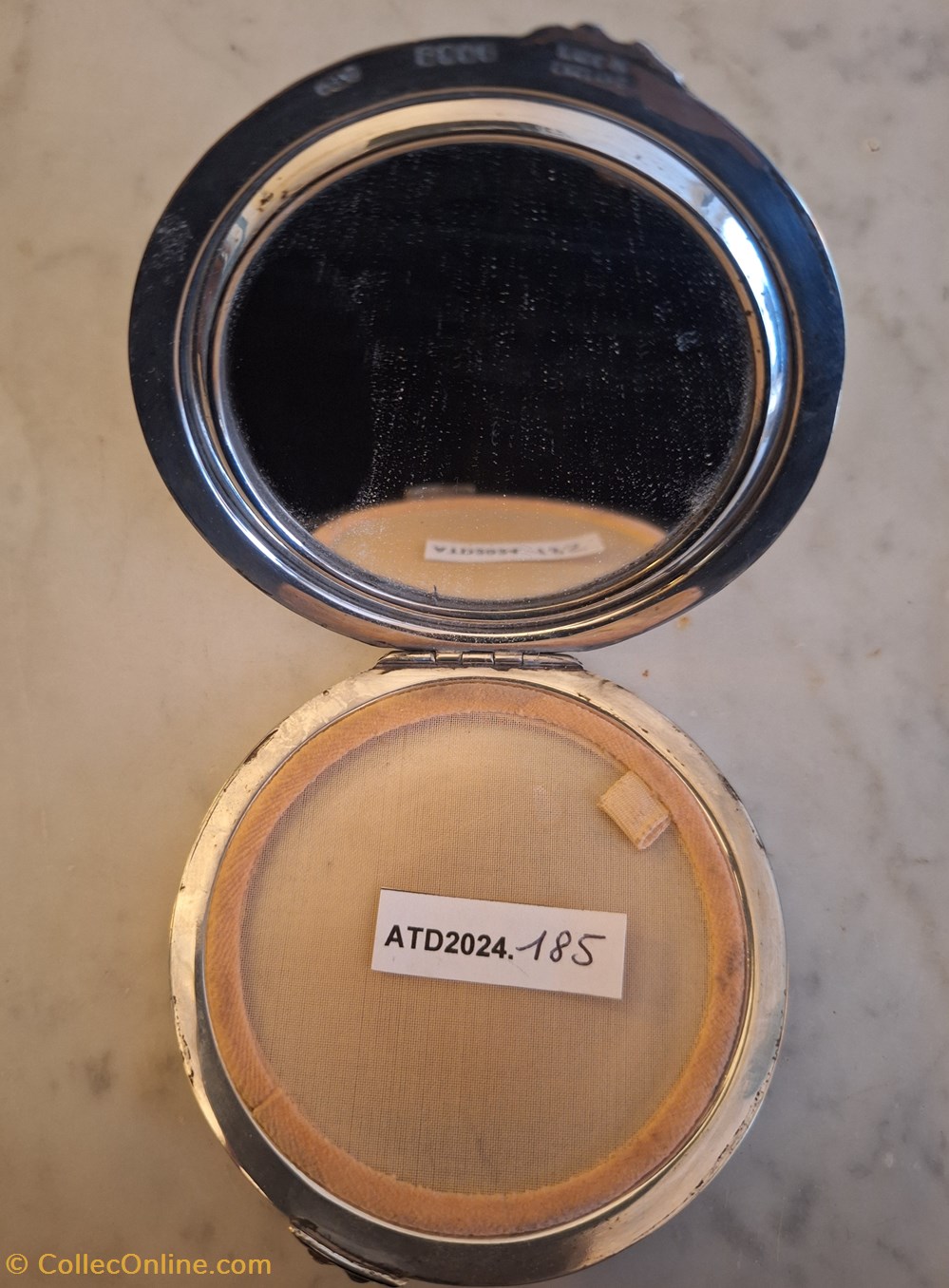 ATD2024.185 Poudrier rond argenté motif Gratte-ciel J. Gloster 2 parfums beaute poudriers atd2024 185 poudrier rond argente motif gratte ciel j gloster