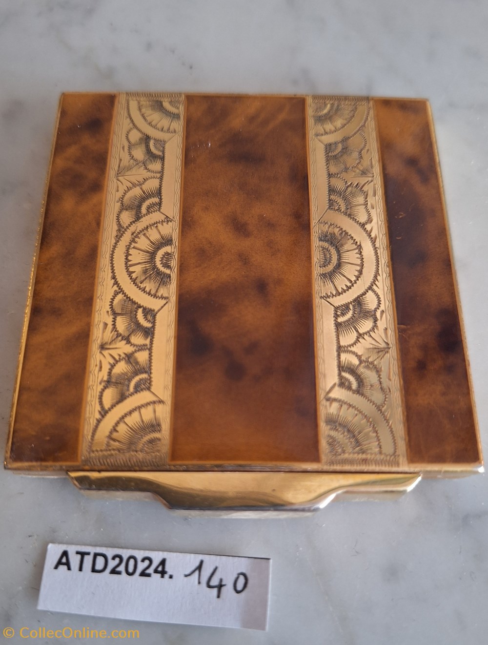 ATD2024.140 Poudrier carré Art déco Loupe d’orme et or parfums beaute poudriers atd2024 140 poudrier carre art deco loupe d orme et or