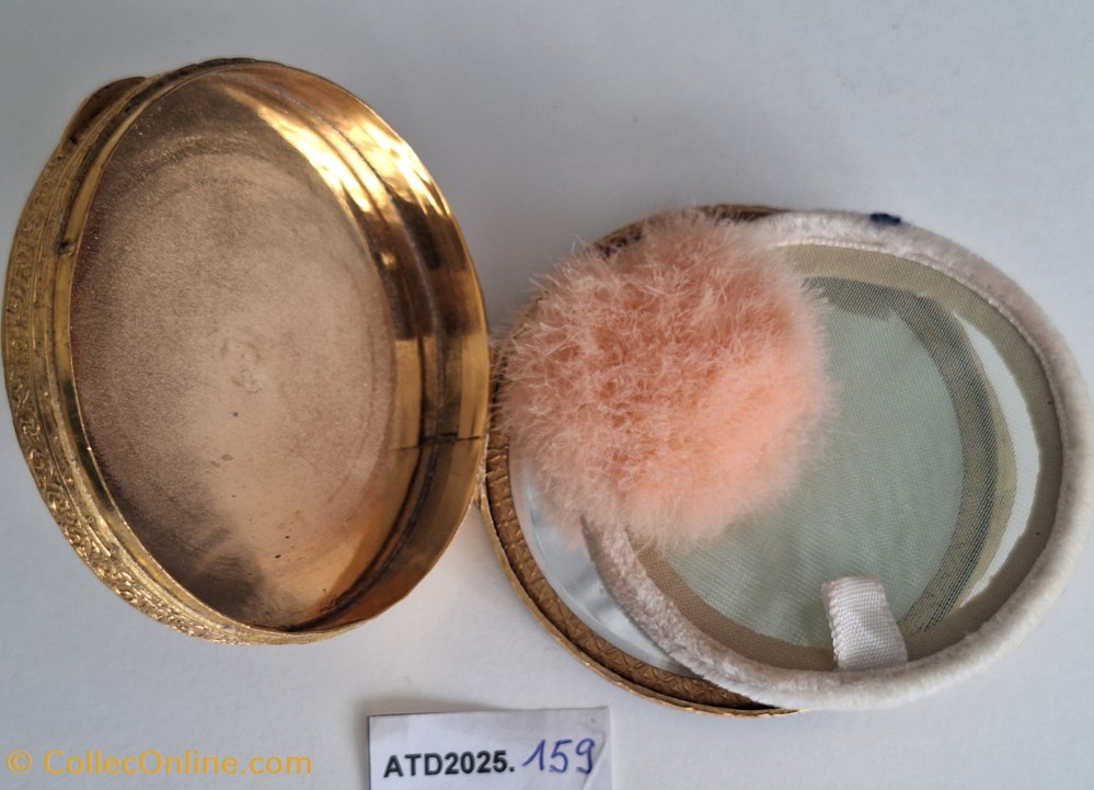 ATD2025.159 Poudrier italien guilloché émaillé en bleu 2 parfums beaute poudriers atd2025 159 poudrier italien guilloche emaille en bleu