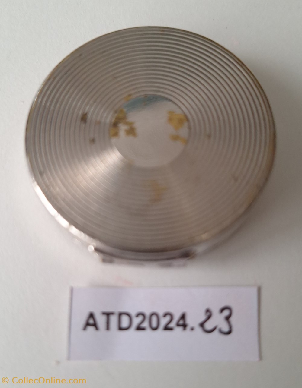 ATD2024.23 Boite à fard rose argenté Art Déco Gemey 3 parfums beaute poudriers atd2024 23 boite a fard rose argente art deco gemey