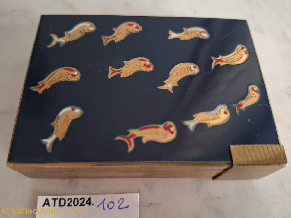 ATD2024.102 Minaudière Volupté laquée noire aux poissons parfums beaute poudriers atd2024 102 minaudiere volupte laquee noire aux poissons