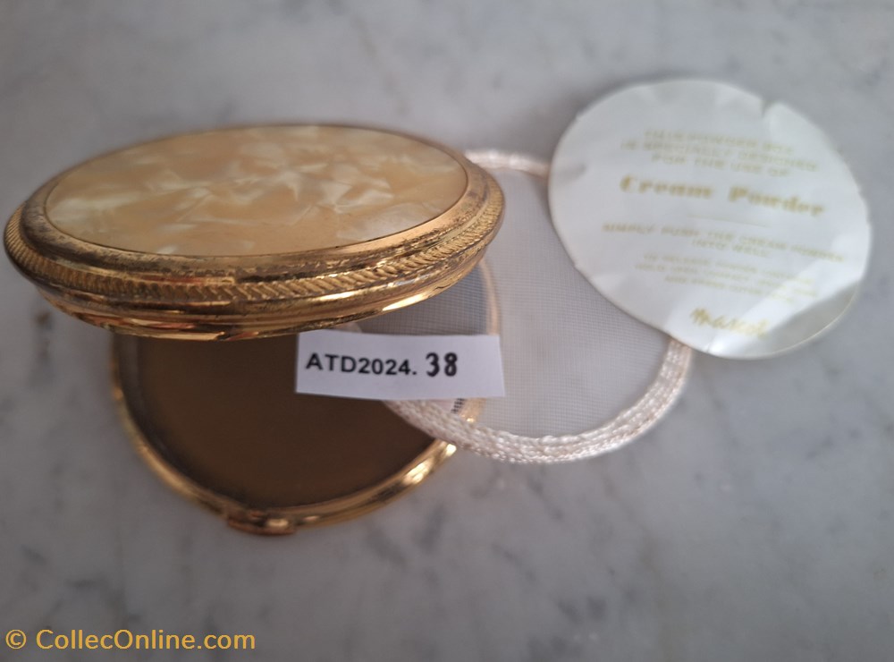 ATD2024.38 Poudrier rond Mascot en fausse nacre parfums beaute poudriers atd2024 38 poudrier rond mascot en fausse nacre