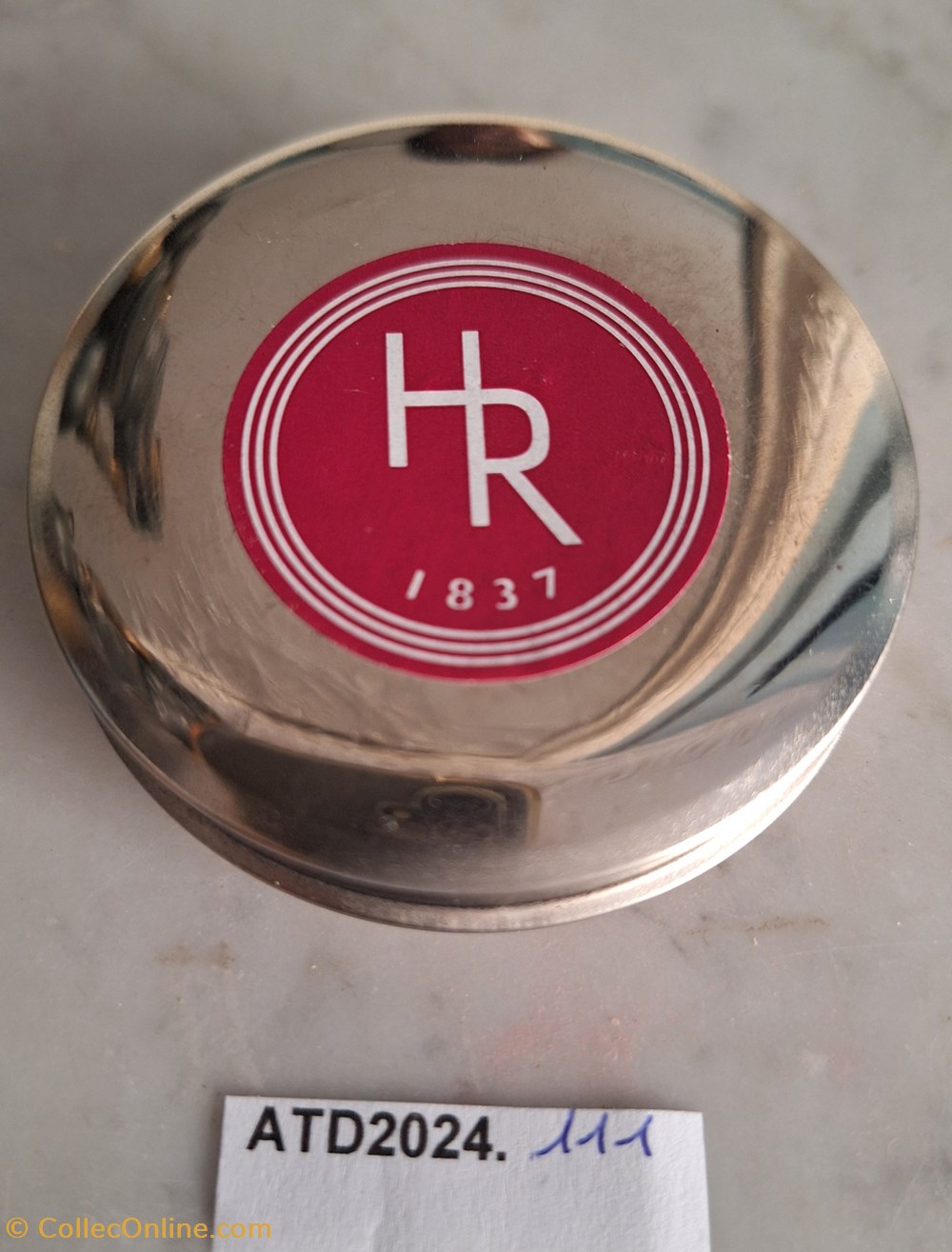 parfums beaute poudriers atd 2024 111 poudrier rond au portrait de femme art deco
