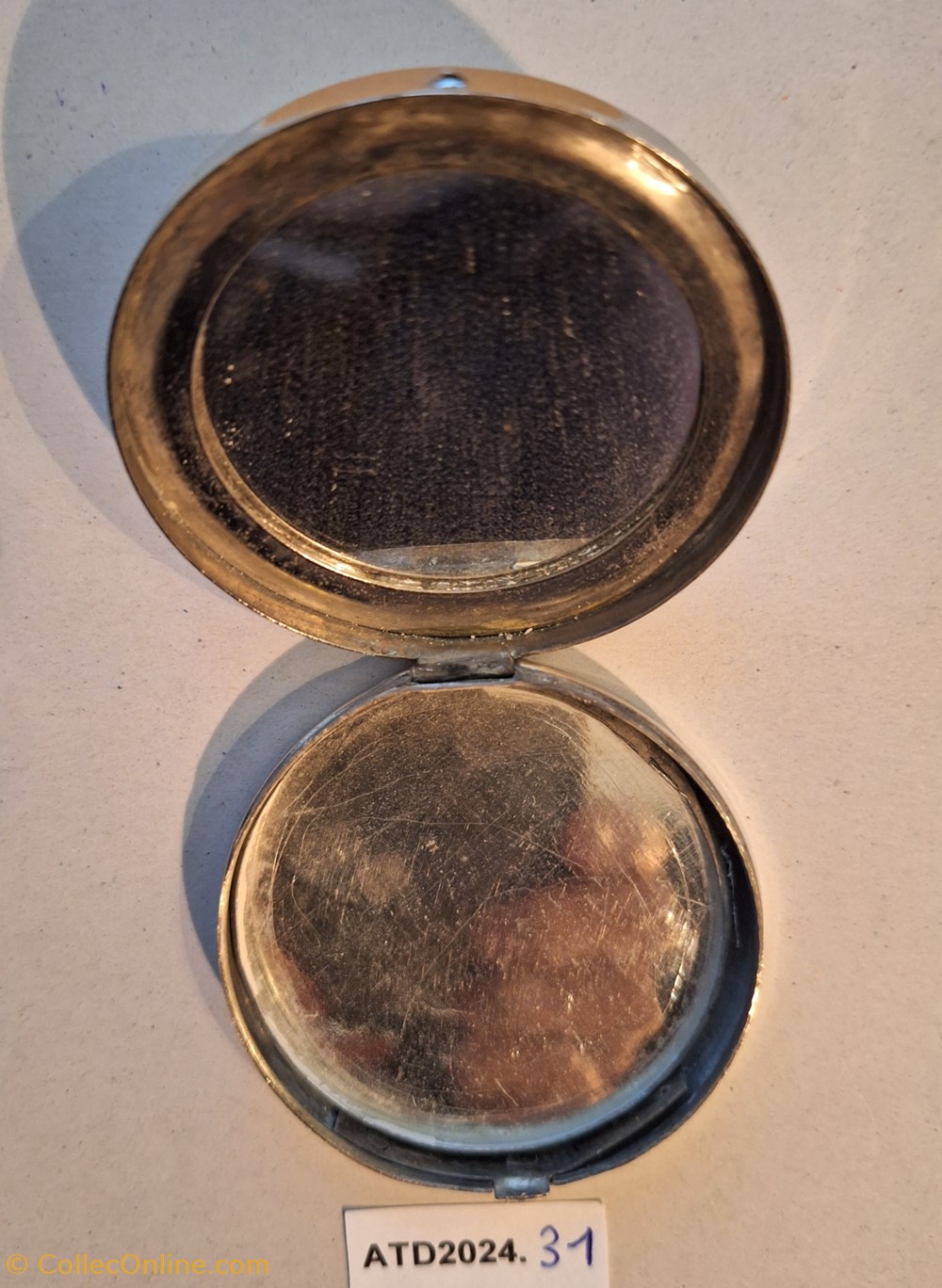 parfums beaute poudriers atd2024 31 poudrier rond vue de rio sur le pain de sucre