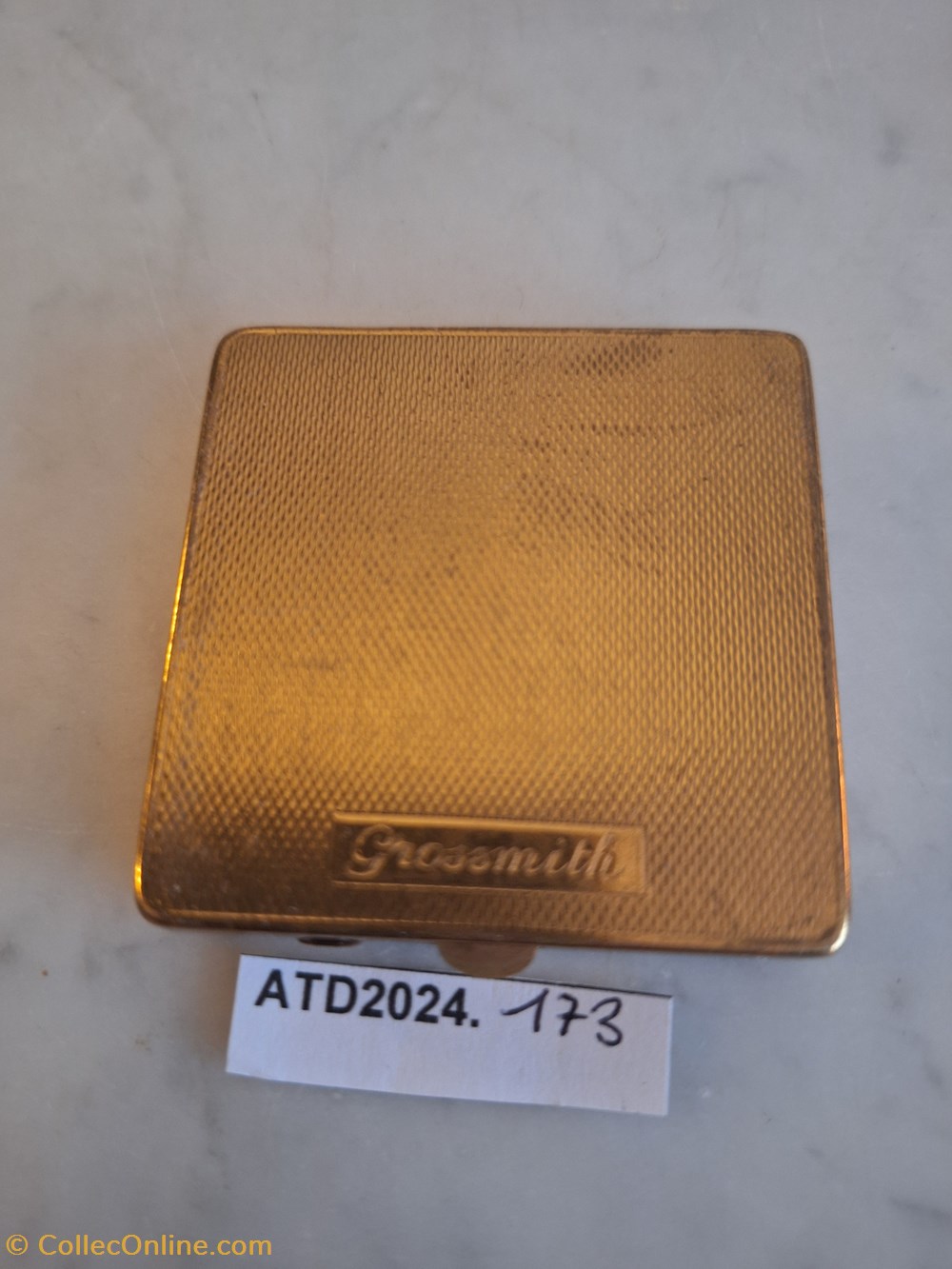 ATD2024.173 Poudrier carré Grossmith 3 parfums beaute poudriers atd2024 173 poudrier carre grossmith