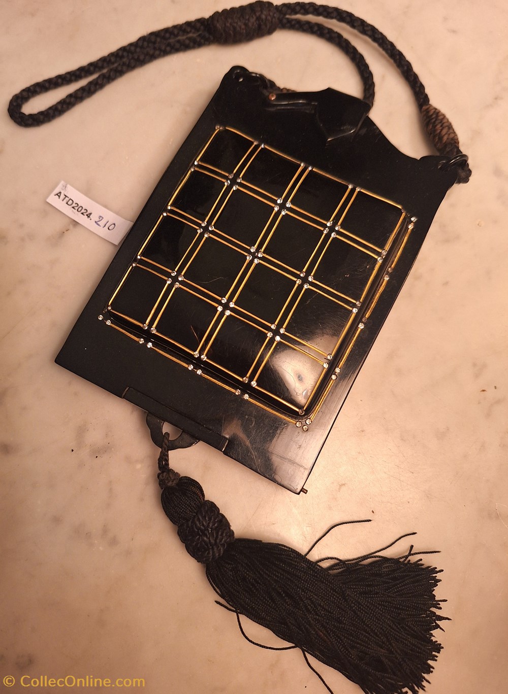 ATD2024.210 Poudrier - minaudière en plastique noir et doré parfums beaute poudriers atd2024 210 poudrier minaudiere en plastique noir et dore