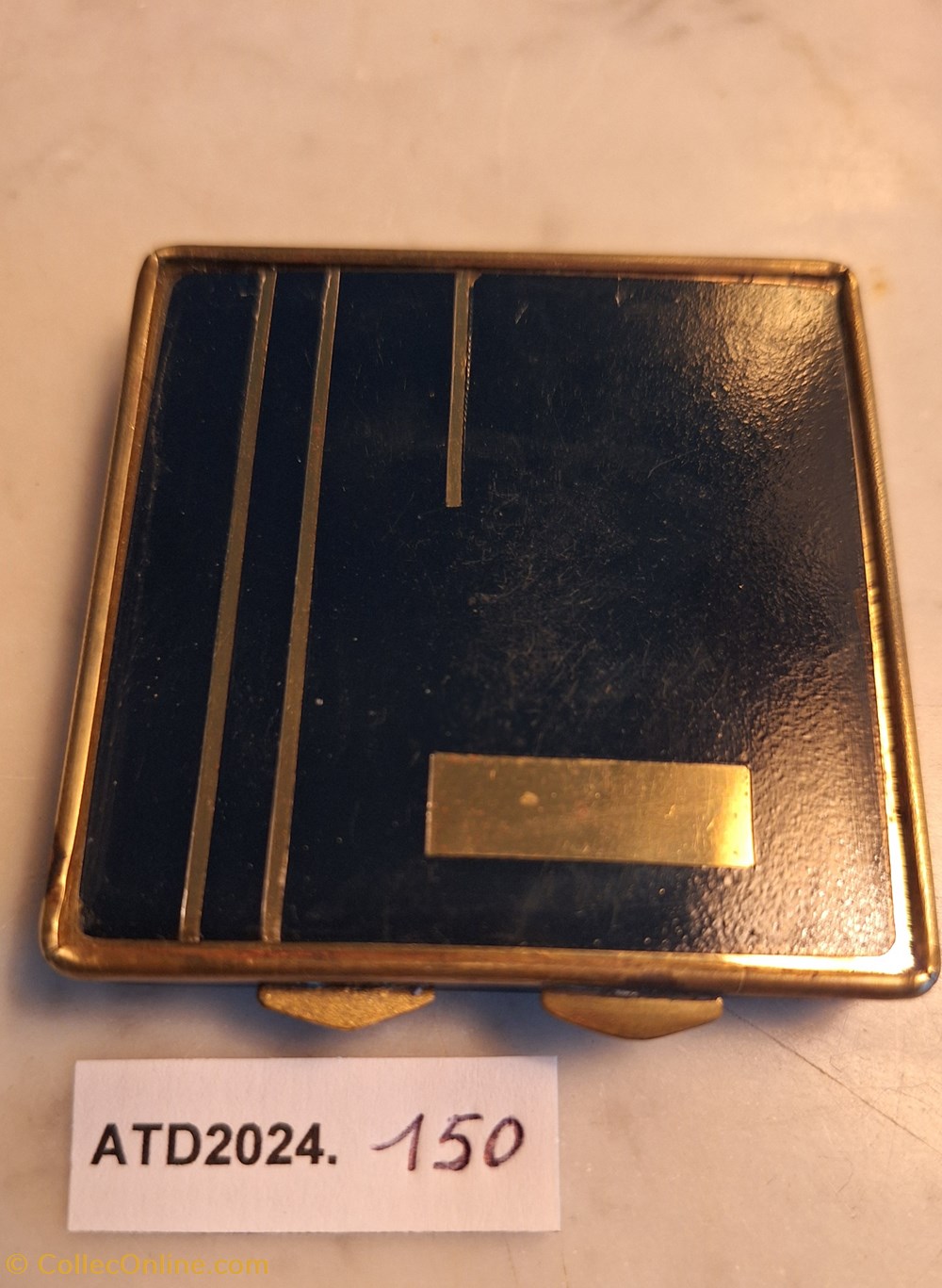 parfums beaute poudriers atd2024 150 poudrier monette art deco bleu fonce et or a decor geometrique