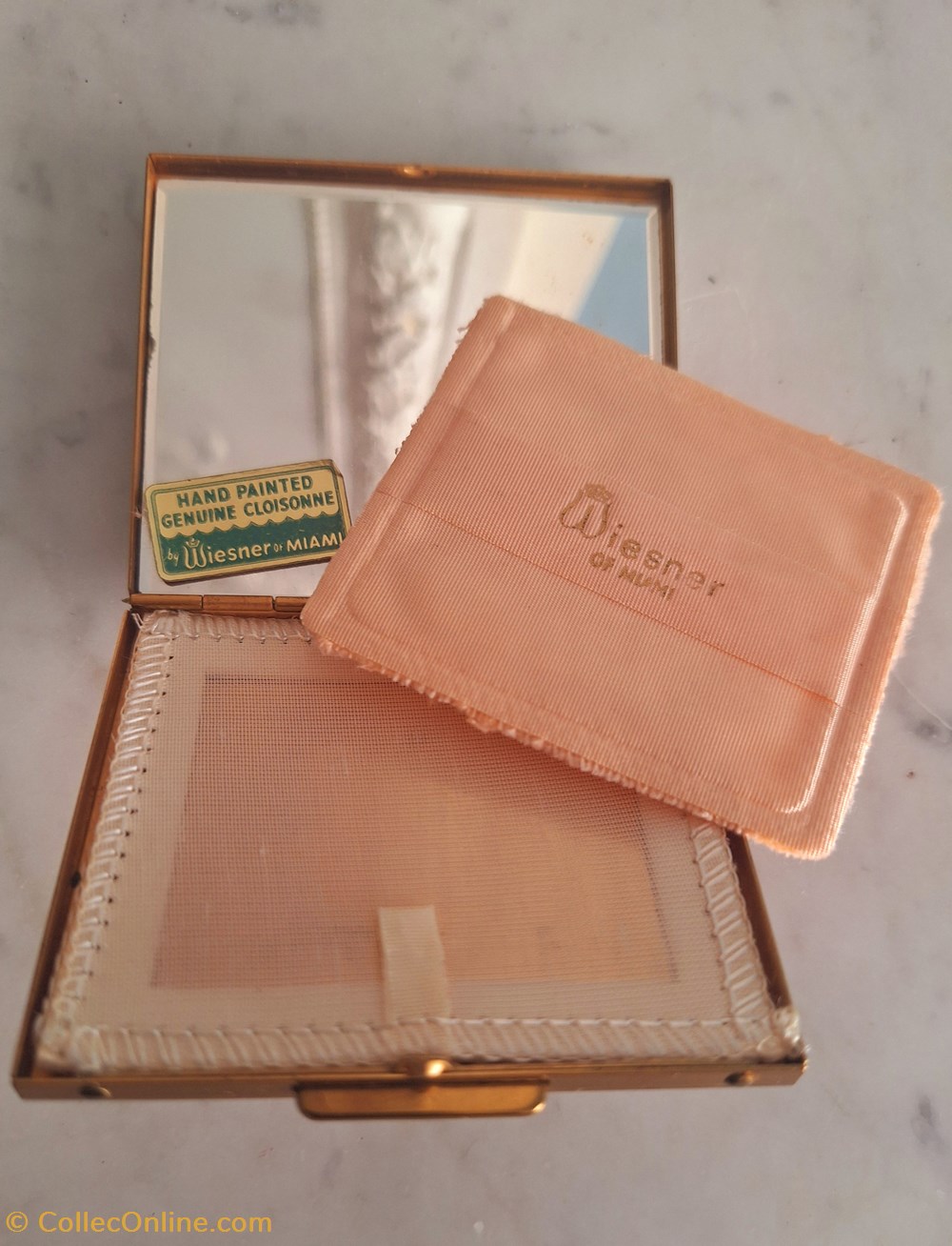 parfums beaute poudriers atd2024 76 poudrier wiesner of miami a l ombrelle doree