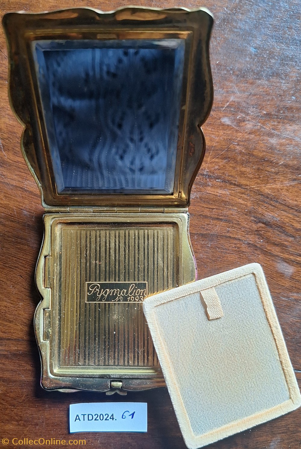 ATD2024.61 Poudrier Pygmalion N°1993 2 parfums beaute poudriers atd2024 61 poudrier pygmalion n 1993
