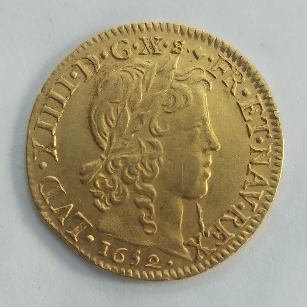 Louis XIV Louis d'or aux 4L mèche longue 1652D monnaies europe medievale france royales louis xiv louis or aux 4l meche longue 1652d