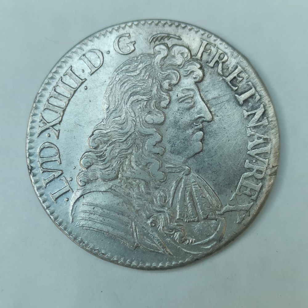 Louis XIV 1/2 Ecu cravate 1680A monnaies europe medievale france royales louis xiv 1 2 ecu cravate 1680a