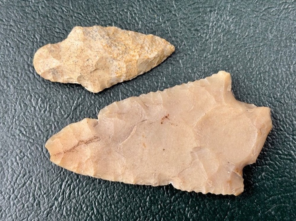 (2 artifacts) Native American stone projectile points antiquities archaeology 2 artifacts native american stone projectile points