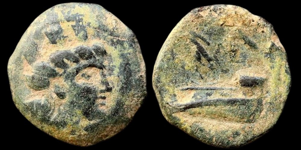Phoenicia (Arados): bronze Æ17, ca. 242-166 BC; turreted head of Tyche / Athena on ship's prow 2 coins ancient to greek phoenicia arados bronze 17 ca 242 166 bc turreted head of tyche athena on ship s prow