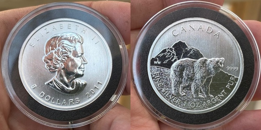 Canada: 2011 silver 5-dollars of Elizabeth II, Grizzly Bear bullion coin (1 ounce, .9999 fine) coins world canada 2011 silver 5 dollars of elizabeth ii grizzly bear bullion coin 1 ounce 9999 fine