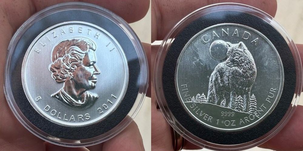 Canada: 2011 silver 5-dollars of Elizabeth II, Timber Wolf bullion coin (1 ounce, .9999 fine) coins world canada 2011 silver 5 dollars of elizabeth ii timber wolf bullion coin 1 ounce 9999 fine