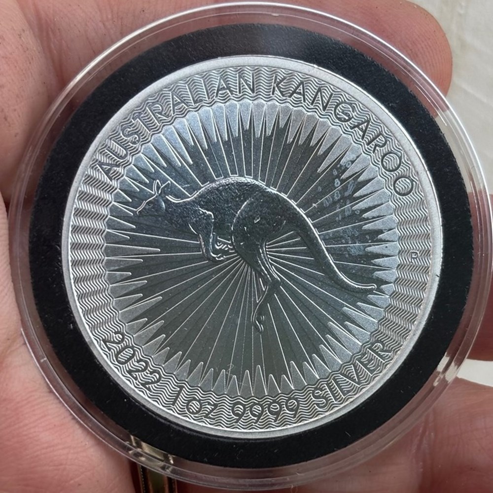Australia: 2022-P silver dollar of Elizabeth II, Kangaroo bullion coin (1 ounce, .9999 fine) 3 coins world australia 2022 p silver dollar of elizabeth ii kangaroo bullion coin 1 ounce 9999 fine