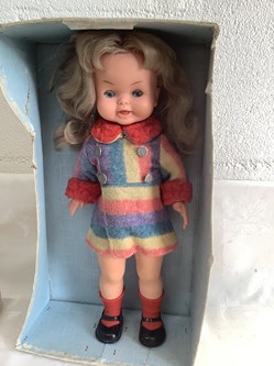 Poupée ancienne Bella 45 cms dans sa boîte