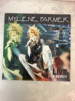 Artiste : Mylène Farmer
