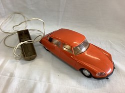 Un jouet Citroën DS filo guidée 1/20, non fonctionnelle