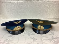 2 casquettes militaires russes