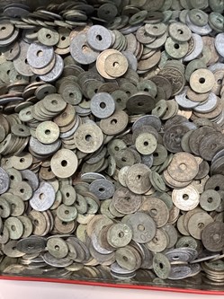 Lot de pièces diverses percées et diverses, pièces françaises, pour environ 4,5 kg